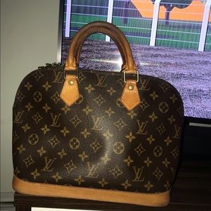 Authentic Louis Vuitton monogram Alma